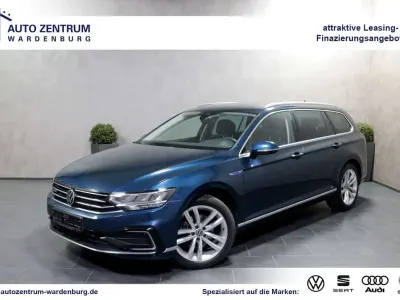 Gebraucht VW Passat GTE 218 PS (160 kW) 2022 Aquamarinblau metallic Kombi