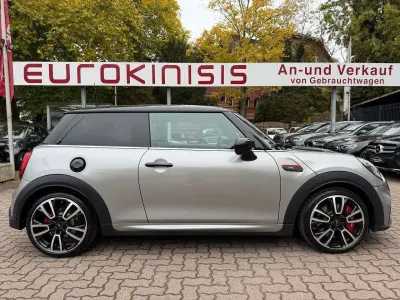 Używany Mini John Cooper Works 231 KM (169 kW) 2023 Srebrny Hatchback