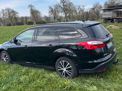 Gebraucht Ford Focus 125 PS (91 kW) 2014 Schwarz Kombi