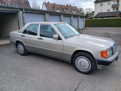 Second-hand Mercedes 190 122 CP (89 kW) 1992 Bej Berlinǎ
