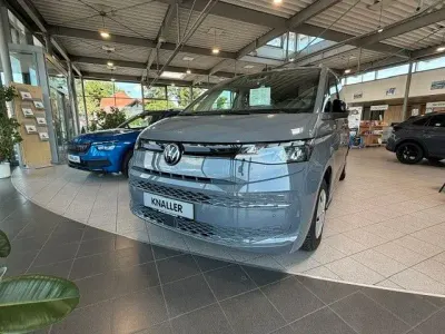 Gebraucht VW Multivan 150 PS (110 kW) 2023 Grau Van / Kleinbus