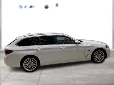 Gebraucht BMW 530 Efficient Dynamics 292 PS (214 kW) 2022 Weiß Kombi