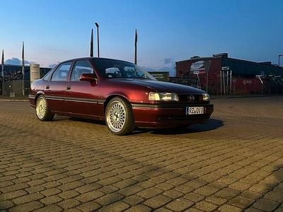 Rot Gebraucht 1992 Opel Vectra Limousine | 4.900 €