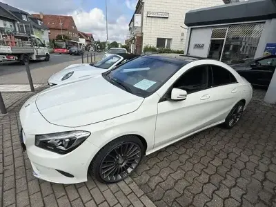 Gebraucht Mercedes CLA180 Urban 122 PS (89 kW) 2017 Weiß Limousine