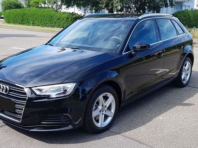 gebraucht Audi A3 Sportback 1.6 TDI - schwarzmetallic