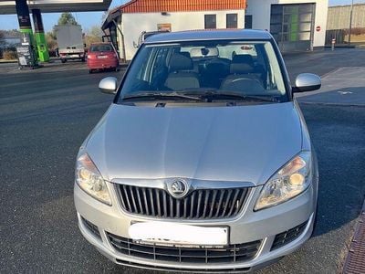 Gebraucht Skoda Fabia Ambition 75 PS (55 kW) 2014 Silber Limousine