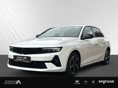 Używany Opel Astra 131 KM (96 kW) 2024 Biały Sedan/Limuzyna