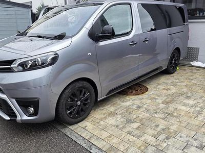 Gebraucht Toyota Proace Verso Executive 177 PS (130 kW) 2023 Grau Kombi