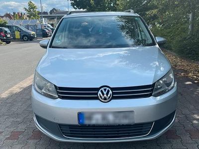 Grau Gebraucht 2010 VW Touran Van / Kleinbus | 5.150 € (Etwas zu teuer)