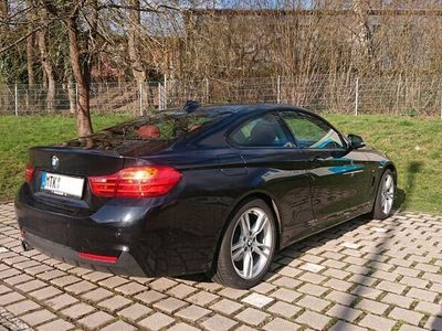 gebraucht BMW 428 i Coupé M Sport saphirschwarz