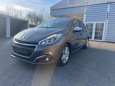 Gris platinium Gebraucht 2017 Peugeot 208 Style Kleinwagen | 4.800 € (Guter Preis)