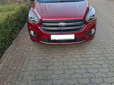 Gebraucht Ford Kuga ST-Line 179 PS (131 kW) 2017 Rot SUV