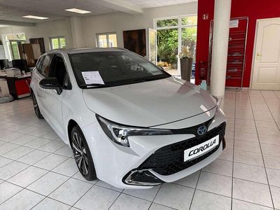 Neu Toyota Corolla 141 PS (103 kW) 2025 Grau Kombi