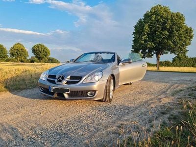 Grau Gebraucht 2009 Mercedes SLK200 Cabrio | 10.200 € (Fairer Preis)
