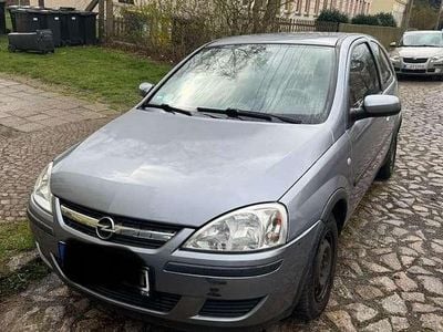 Second-hand Opel Corsa Enjoy 60 CP (44 kW) 2004 Gri Hatchback