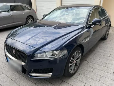Gebraucht Jaguar XF Prestige 179 PS (131 kW) 2017 Blau Limousine
