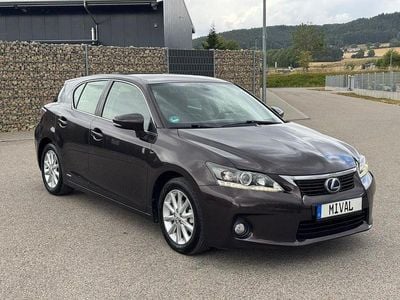 Lexus CT200h