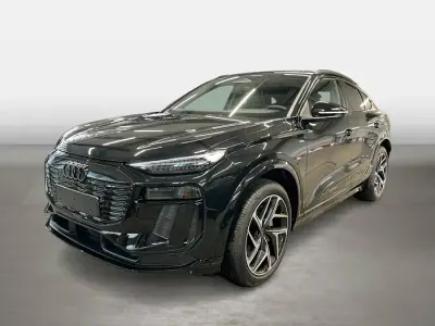 Neu Audi Q6 Sportback e-tron Business 225 kW (306 PS) 2026 Mythosschwarz SUV