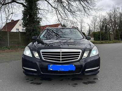 Gebraucht Mercedes 220 170 PS (125 kW) 2012 Schwarz Kombi