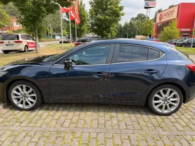 Gebraucht Mazda 3 Exclusive-Line 120 PS (88 kW) 2016 Blau Limousine