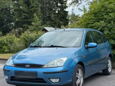 Gebraucht Ford Focus 101 PS (74 kW) 2002 Blau Kleinwagen