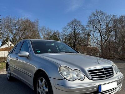 Gebraucht Mercedes C200 Avantgarde 122 PS (89 kW) 2005 Silber Limousine
