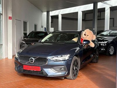 Second-hand Volvo V60 Core 197 CP (144 kW) 2022 Albastru Break