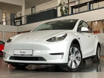 Usata Tesla Model Y Long Range AWD 378 kW (514 CV) 2022 Bianco SUV