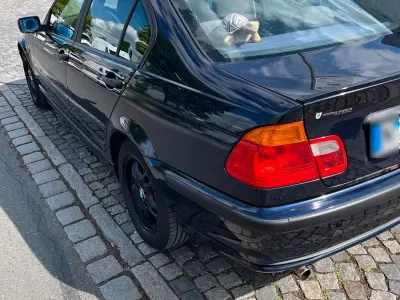 Gebraucht BMW 318 115 PS (84 kW) 1999 Blau Limousine