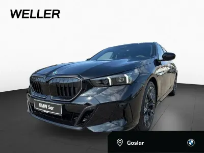 Gebraucht BMW 520 Comfort Edition 197 PS (144 kW) 2025 Black sapphire (schwarz) Kombi