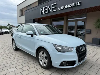 Gebraucht Audi A1 Attraction 86 PS (63 kW) 2011 Blau Kleinwagen