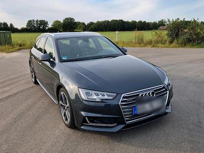 Grau Gebraucht 2016 Audi A4 Kombi | 16.000 € (Teuer)