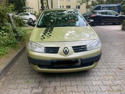 Gebraucht Renault Mégane 100 PS (73 kW) 2004 Grün Kleinwagen