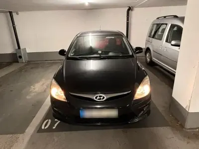 Gebraucht Hyundai i30 126 PS (92 kW) 2010 Schwarz Kleinwagen