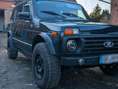 Gebraucht Lada niva 83 PS (61 kW) 2023 Grau SUV