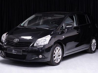 Gebraucht Toyota Verso Life 177 PS (130 kW) 2011 Night time black Van / Kleinbus