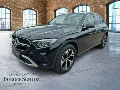 Gebraucht Mercedes GLC220 197 PS (144 kW) 2023 Unilack schwarz SUV