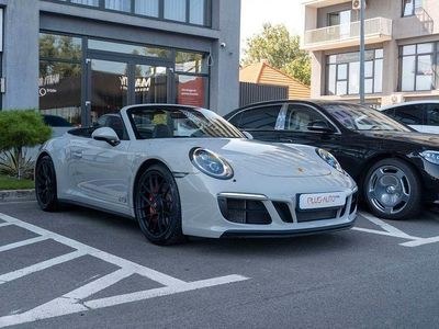 Porsche 911 Carrera 4 GTS