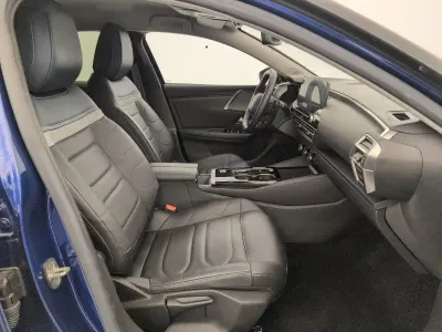 Gebraucht Citroën C5 X Shine 179 PS (131 kW) 2023 Blau (bleu magnetique) Kombi