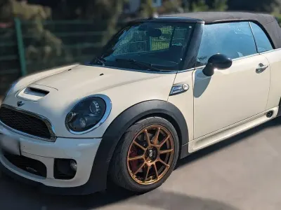 Begagnad Mini John Cooper Works Cabriolet 211 HK (155 kW) 2011 Beige Cab