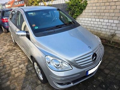 Gebraucht Mercedes B180 Edition 109 PS (80 kW) 2008 Silber Van / Kleinbus
