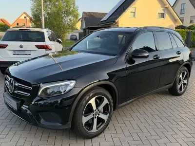 Używany Mercedes GLC250 Exclusive 204 KM (150 kW) 2018 Czarny SUV