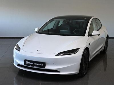 Begagnad Tesla Model 3 366 kW (498 HK) 2024 Vit Sedan