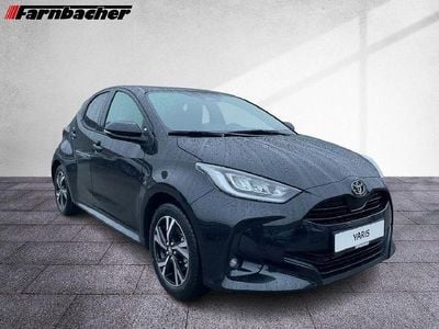 Schwarz Gebraucht 2025 Toyota Yaris Hybrid Comfort Limousine | 24.490 € (Fairer Preis)
