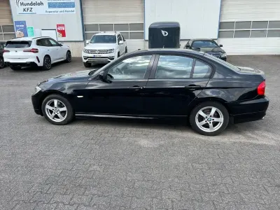 Gebraucht BMW 320 Sport Line 177 PS (130 kW) 2009 Schwarz Limousine