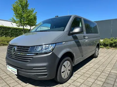 Second-hand VW Caravelle Trendline 110 CP (80 kW) 2023 Gri Van