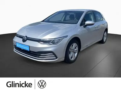 Gebraucht VW Golf VIII Life 131 PS (96 kW) 2021 Silber Limousine