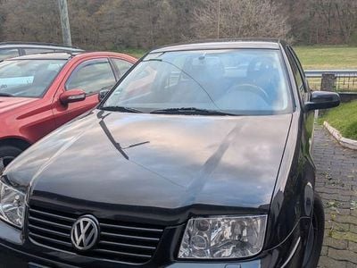 Gebraucht VW Bora Basis 116 PS (85 kW) 2000 Schwarz Limousine