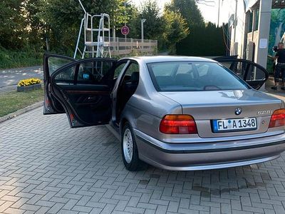 BMW 528