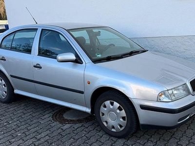 Gebraucht Skoda Octavia 101 PS (74 kW) 1998 Silber Limousine